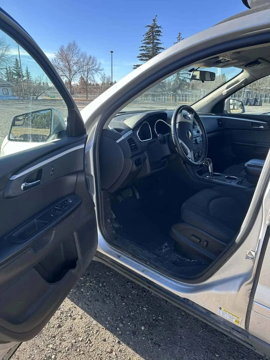 2009 Chevrolet Traverse - Image 14 of 19