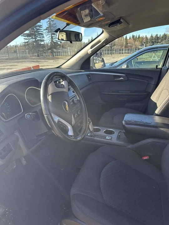 2009 Chevrolet Traverse - Image 15 of 19