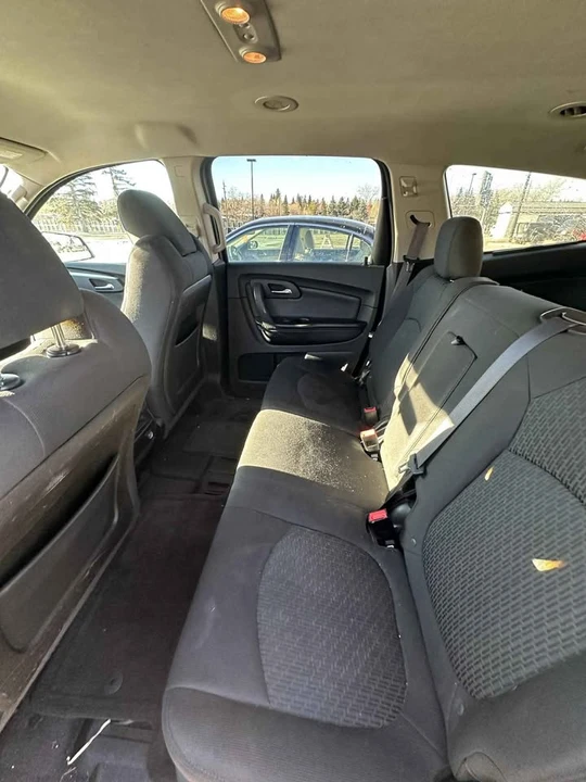 2009 Chevrolet Traverse - Image 10 of 19