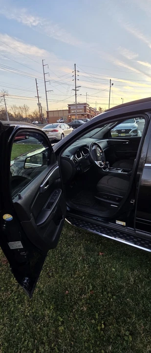 2009 Chevrolet Traverse - Image 15 of 21