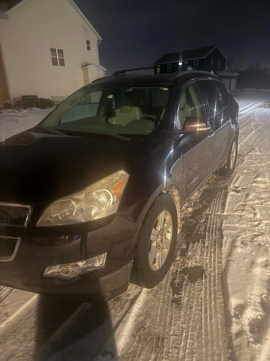 2009 Chevrolet Traverse - Image 2 of 4