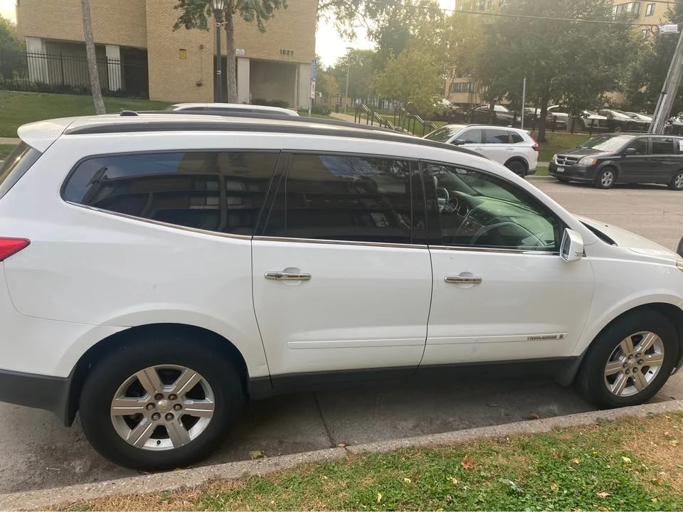 2009 Chevrolet Traverse - Image 4 of 14