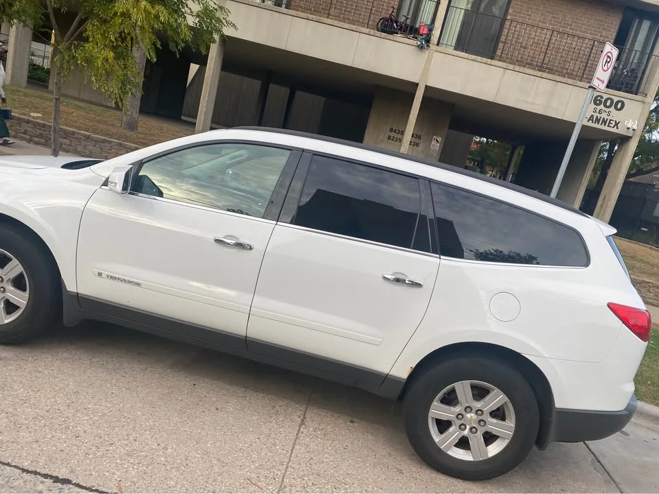 2009 Chevrolet Traverse - Image 3 of 14