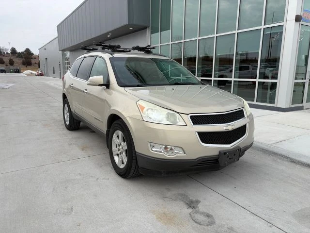 2009 Chevrolet Traverse - Image 2 of 17