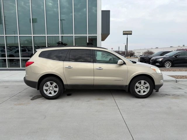 2009 Chevrolet Traverse - Image 3 of 17