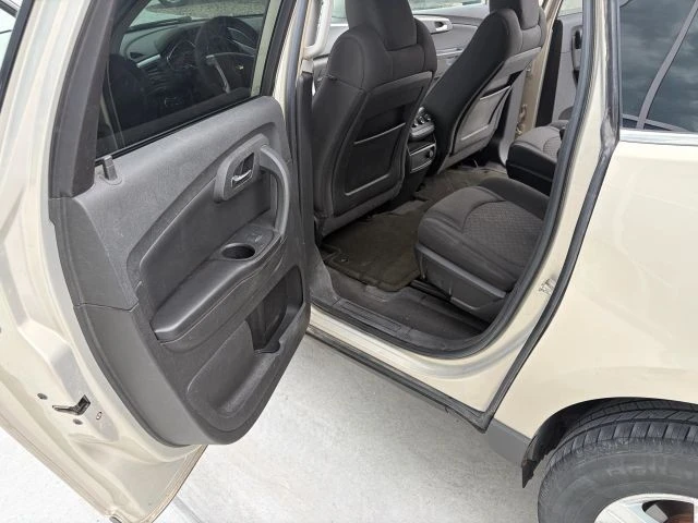 2009 Chevrolet Traverse - Image 10 of 17