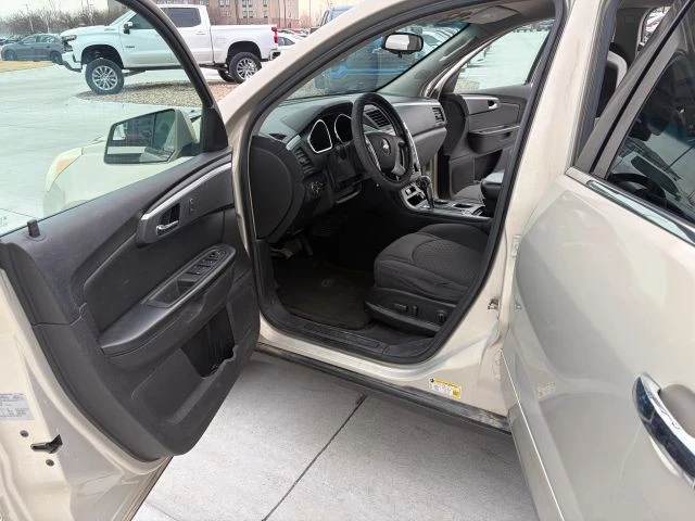 2009 Chevrolet Traverse - Image 9 of 17