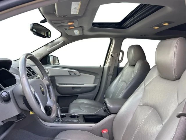 2009 Chevrolet Traverse - Image 9 of 21