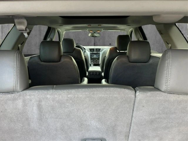 2009 Chevrolet Traverse - Image 13 of 21