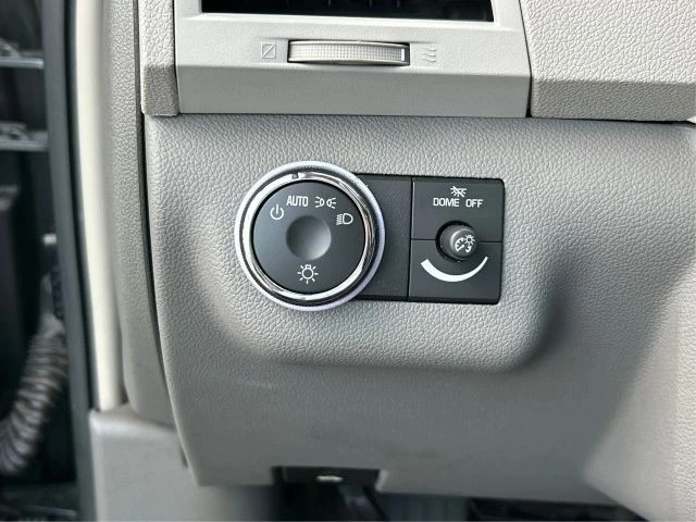 2009 Chevrolet Traverse - Image 18 of 21