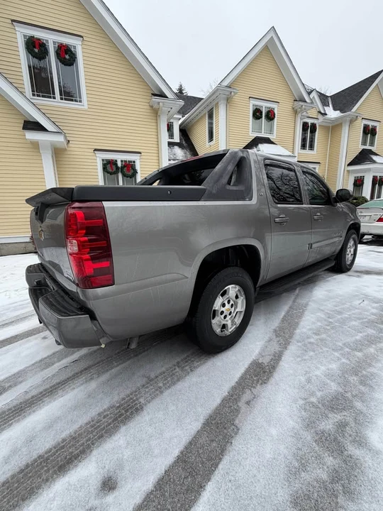 2009 Chevrolet Avalanche - Image 6 of 18