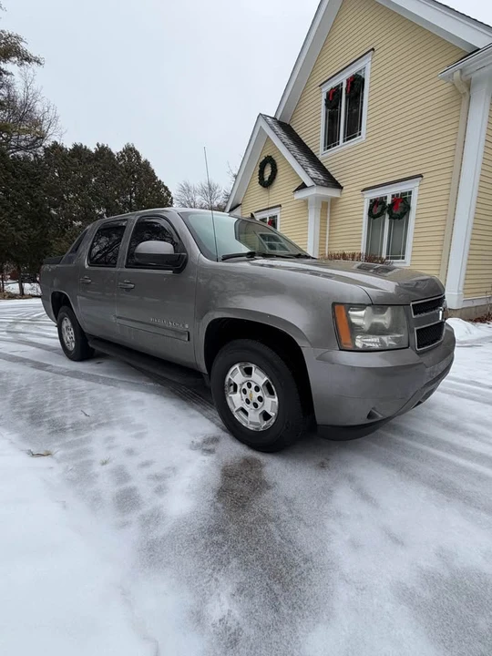 2009 Chevrolet Avalanche - Image 3 of 18