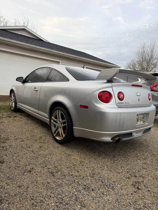 2009 Chevrolet Cobalt 1st Gen - Image 2 of 11