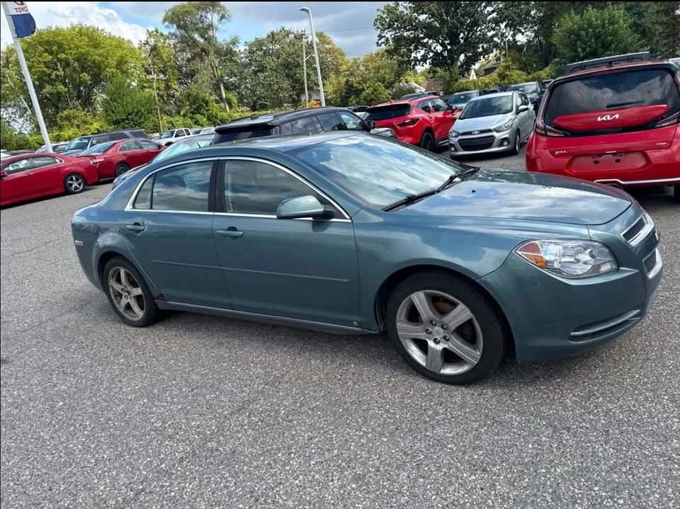 2009 Chevrolet Malibu - Image 2 of 6