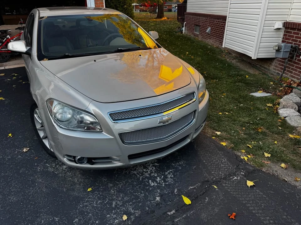 2009 Chevrolet Malibu - Image 2 of 5