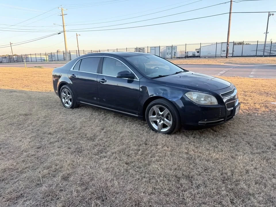 2009 Chevrolet Malibu - Image 2 of 5