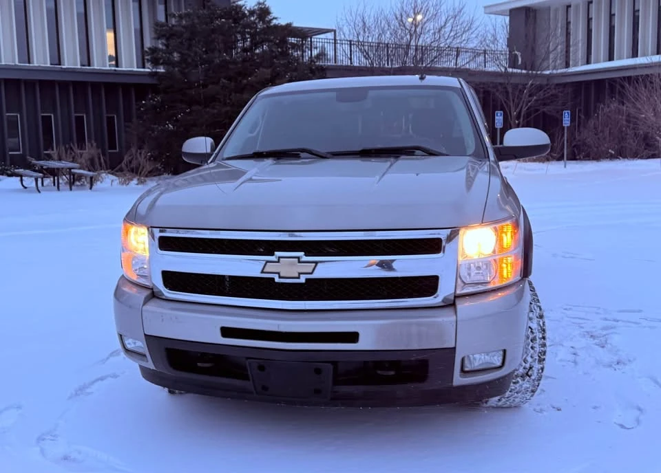 2009 Chevrolet Silverado 2nd Gen - Image 2 of 12