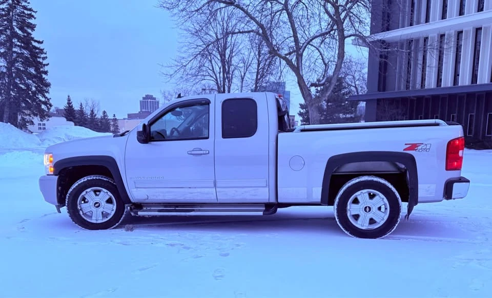 2009 Chevrolet Silverado 2nd Gen - Image 3 of 12