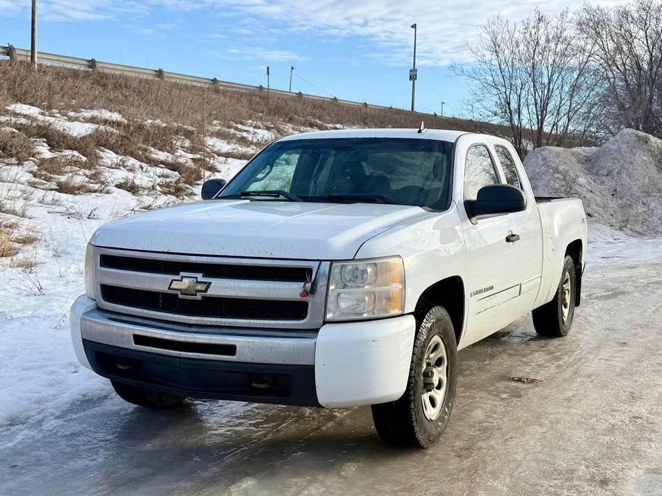 2009 Chevrolet Silverado 1st Gen - Image 2 of 13