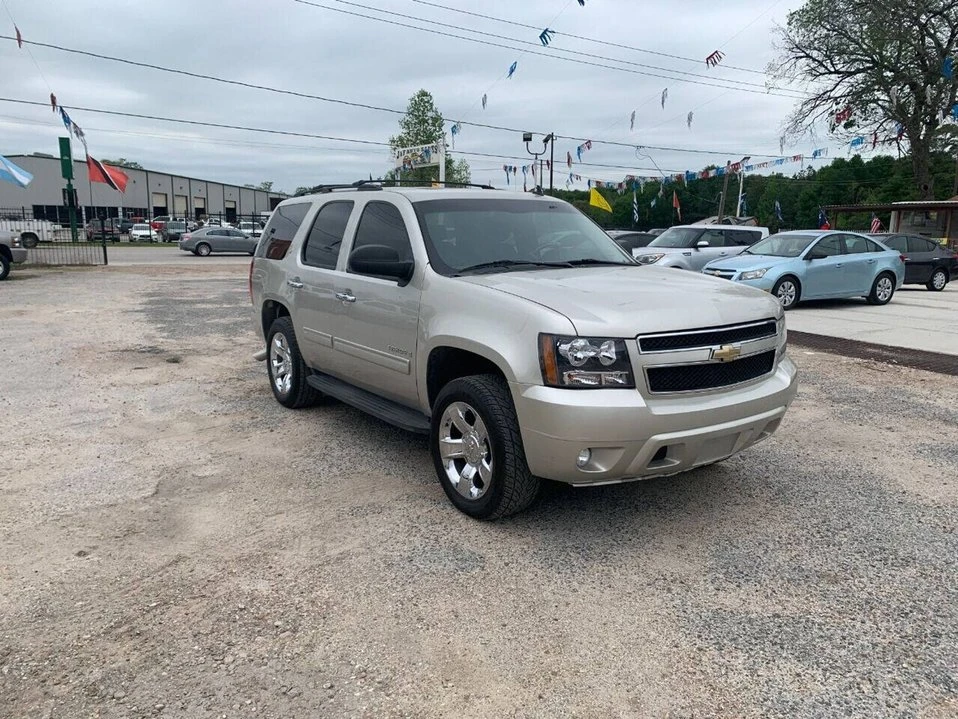 2009 Chevrolet Tahoe 3rd Gen - Image 2 of 14