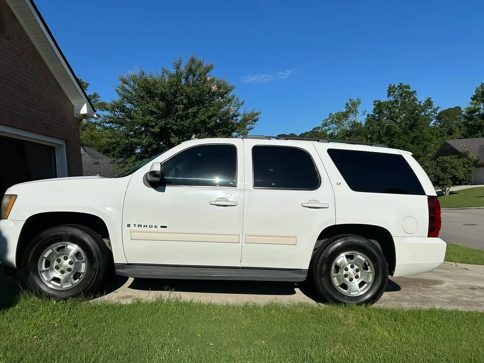 2009 Chevrolet Tahoe 3rd Gen - Image 2 of 13