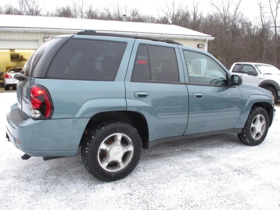 2009 Chevrolet Trailblazer - Image 2 of 11
