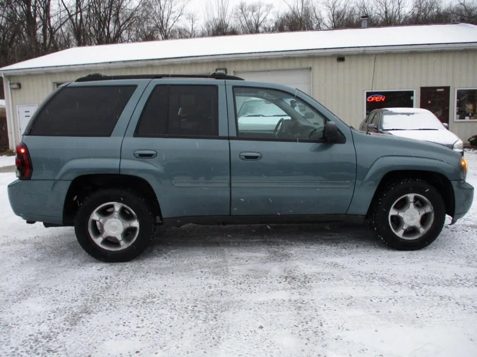 2009 Chevrolet Trailblazer - Image 10 of 11