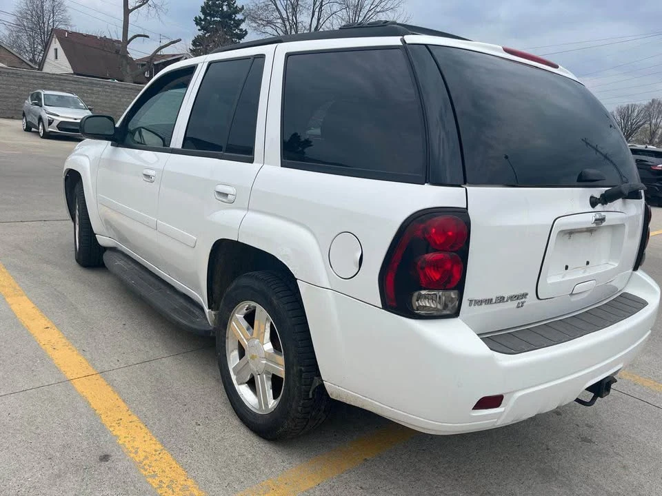 2009 Chevrolet Trailblazer - Image 5 of 8