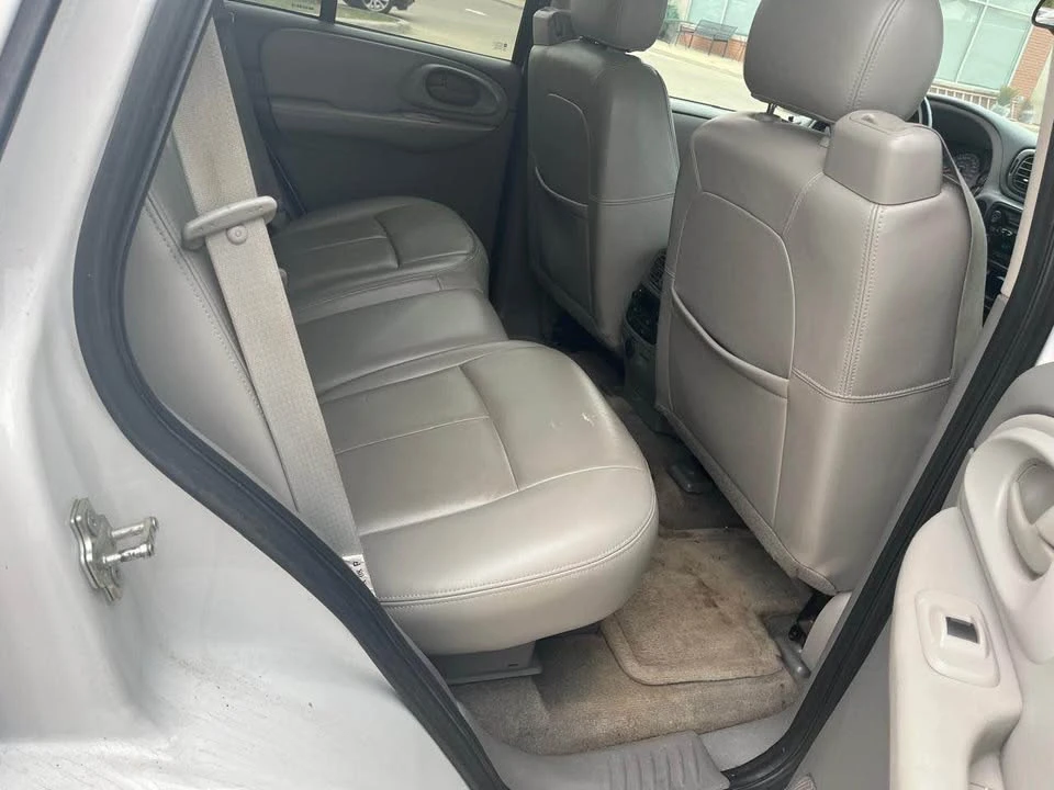 2009 Chevrolet Trailblazer - Image 7 of 8