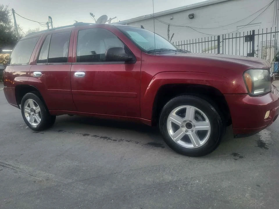 2009 Chevrolet Trailblazer - Image 6 of 10