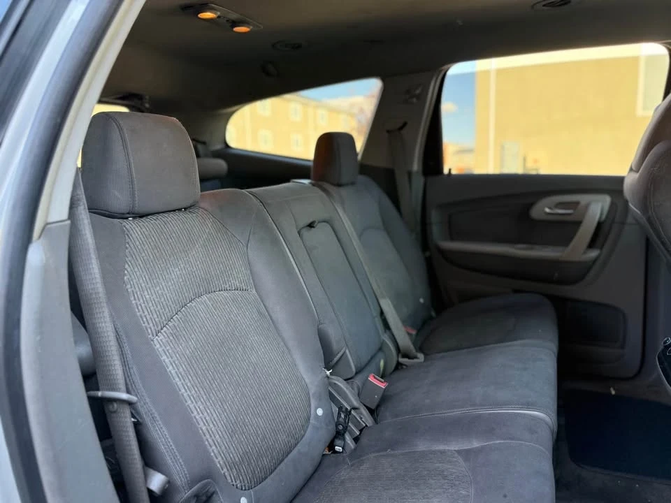 2009 Chevrolet Traverse - Image 12 of 13