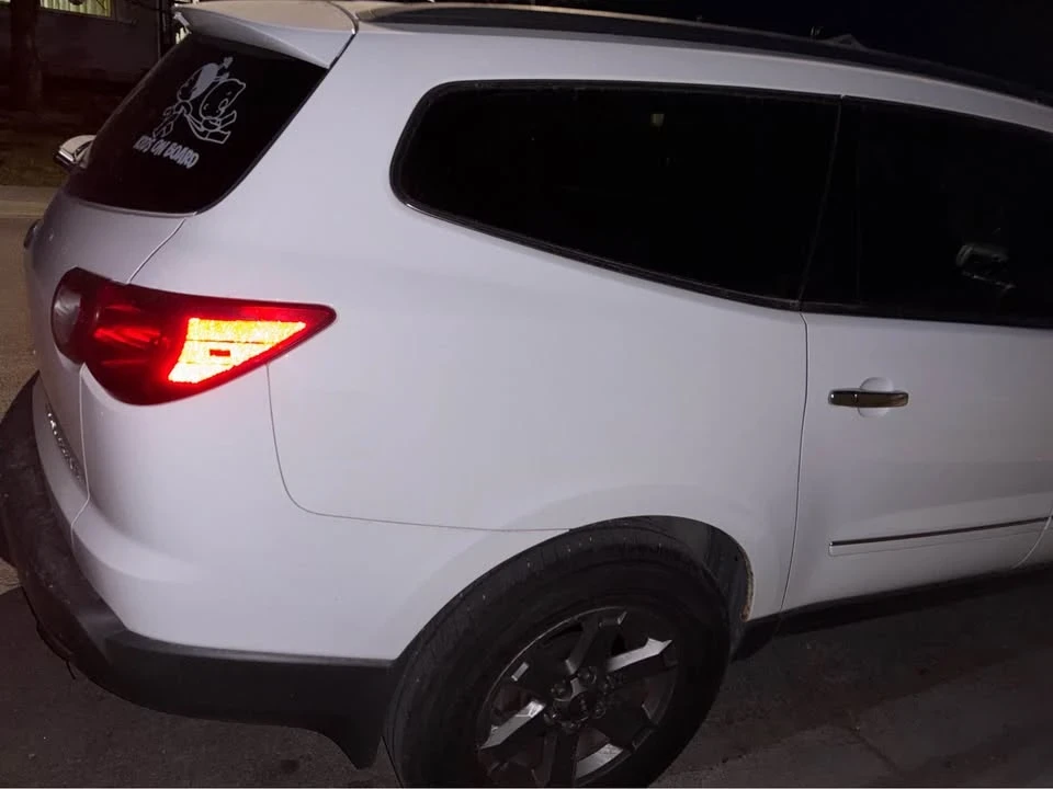 2009 Chevrolet Traverse - Image 3 of 5