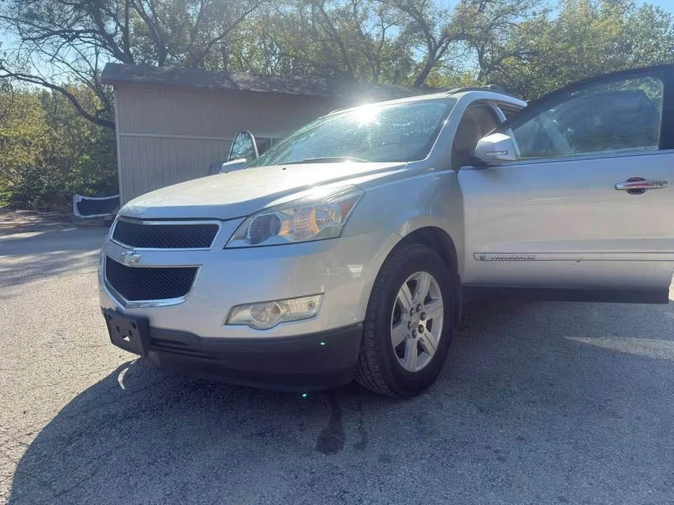 2009 Chevrolet Traverse - Image 6 of 6