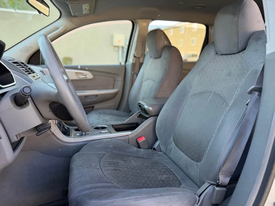 2009 Chevrolet Traverse - Image 11 of 13