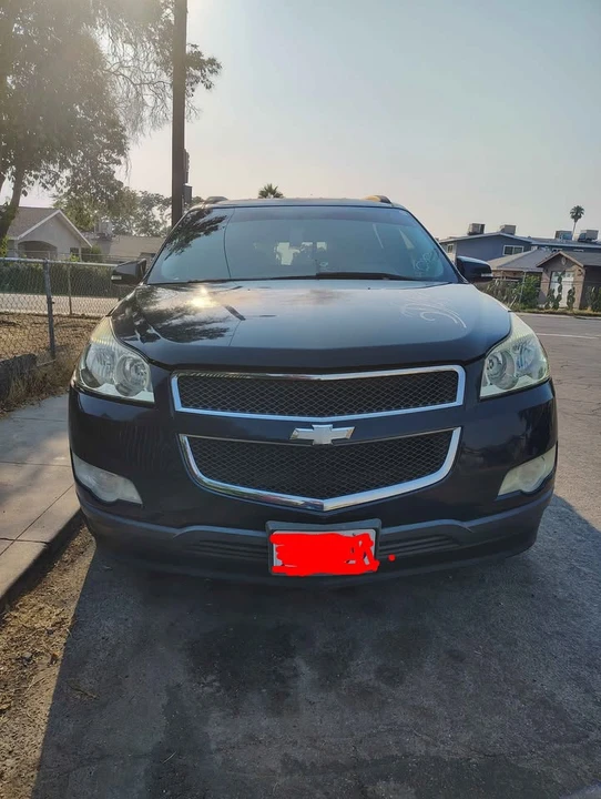 2009 Chevrolet Traverse - Image 2 of 3