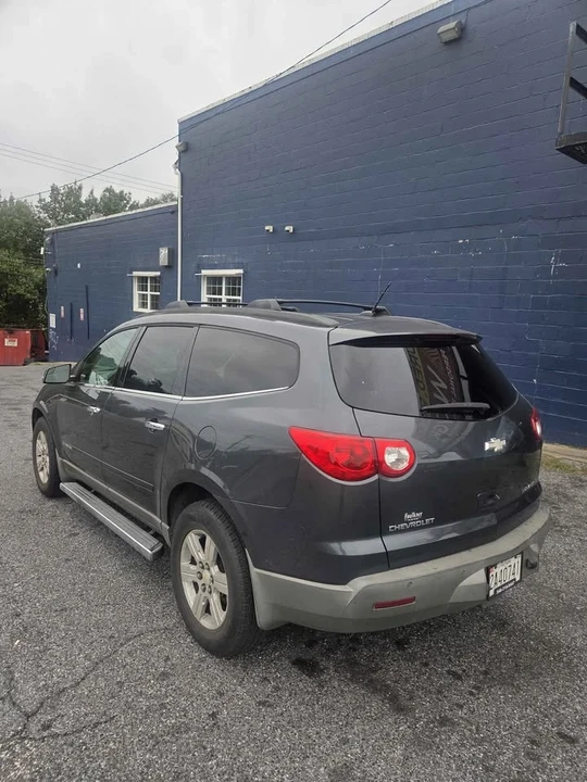 2009 Chevrolet Traverse - Image 3 of 7