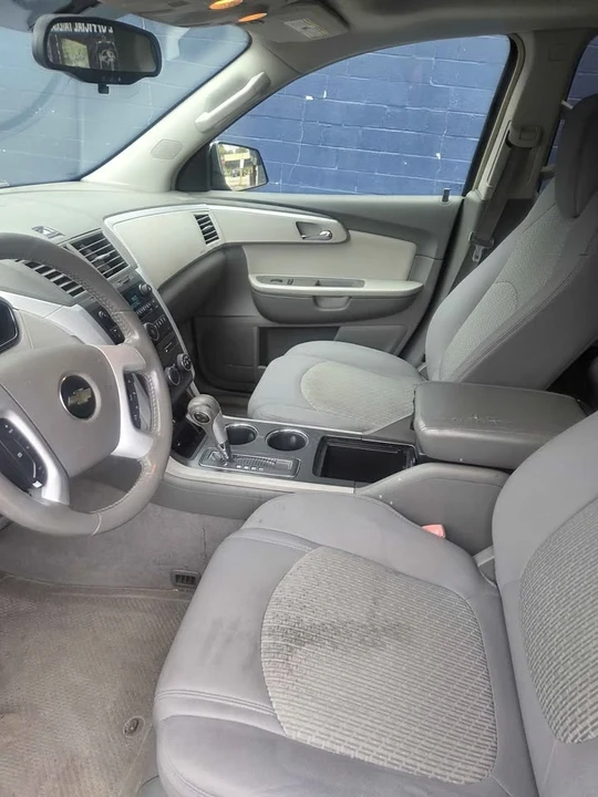 2009 Chevrolet Traverse - Image 5 of 7