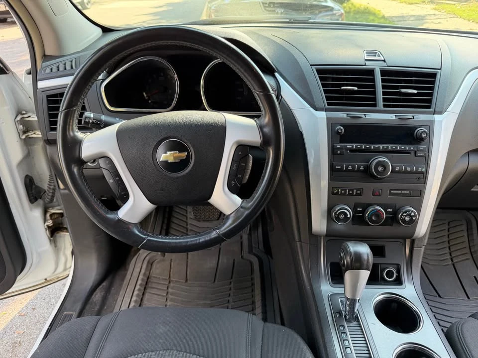2009 Chevrolet Traverse - Image 7 of 20