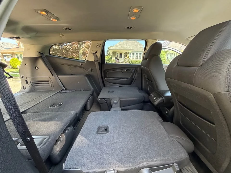 2009 Chevrolet Traverse - Image 13 of 20