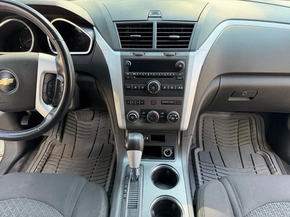 2009 Chevrolet Traverse - Image 8 of 20