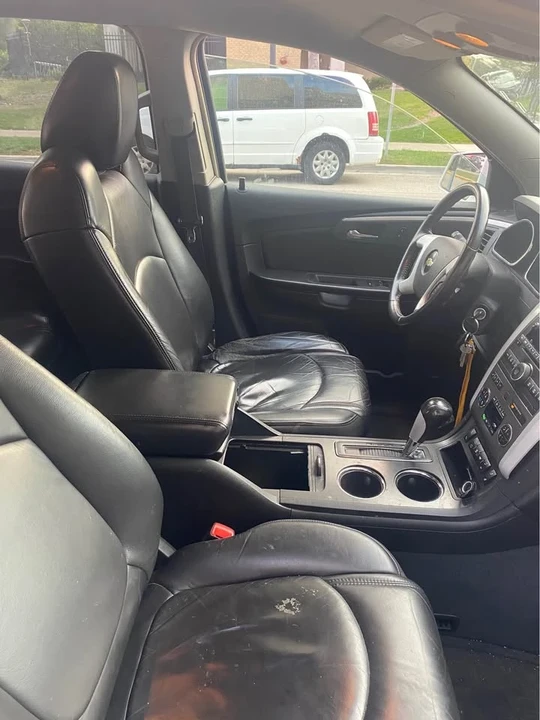 2009 Chevrolet Traverse - Image 10 of 14