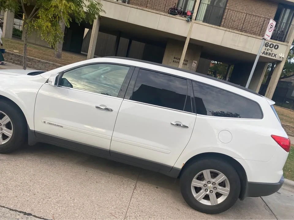 2009 Chevrolet Traverse - Image 3 of 14