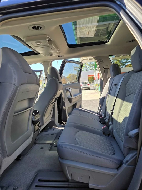 2009 Chevrolet Traverse - Image 9 of 11