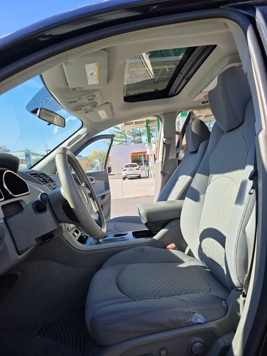 2009 Chevrolet Traverse - Image 10 of 11