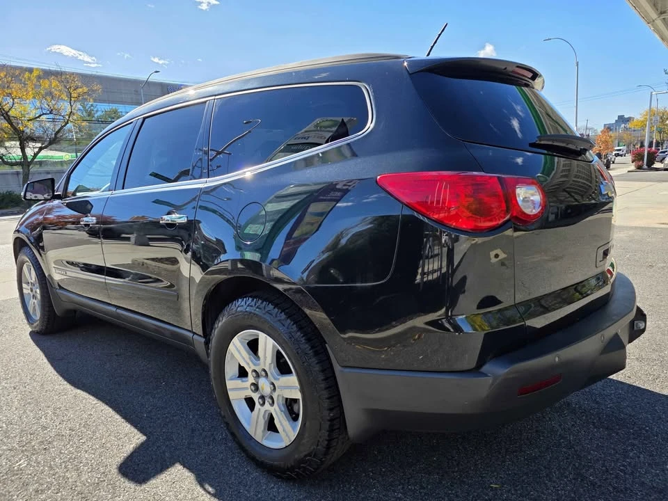 2009 Chevrolet Traverse - Image 3 of 11
