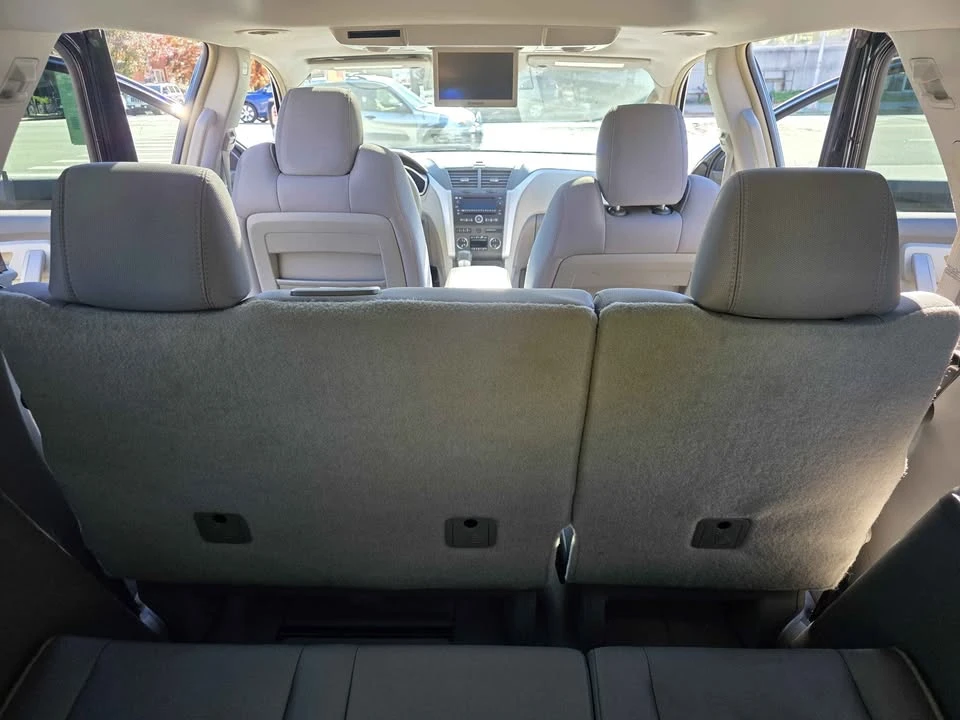 2009 Chevrolet Traverse - Image 7 of 11