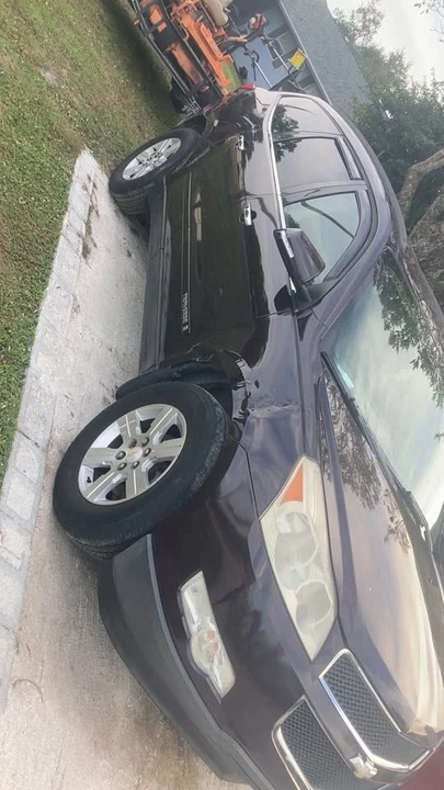 2009 Chevrolet Traverse - Image 2 of 4