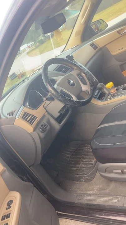 2009 Chevrolet Traverse - Image 3 of 4