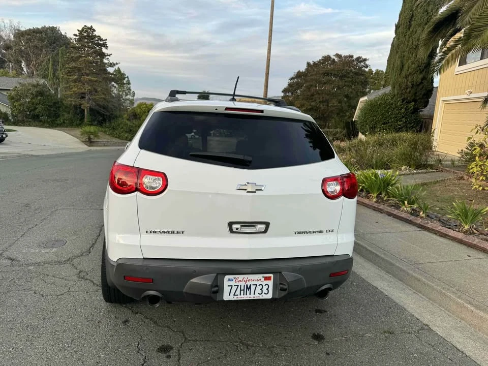 2009 Chevrolet Traverse - Image 10 of 11