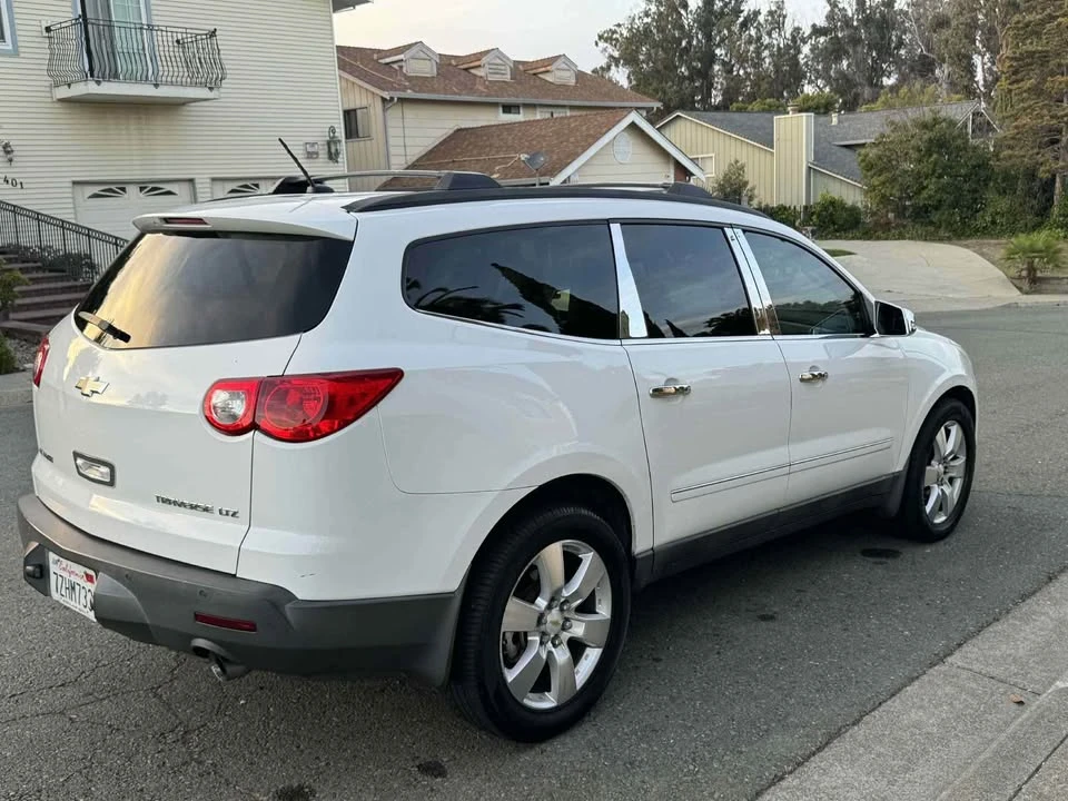 2009 Chevrolet Traverse - Image 4 of 11